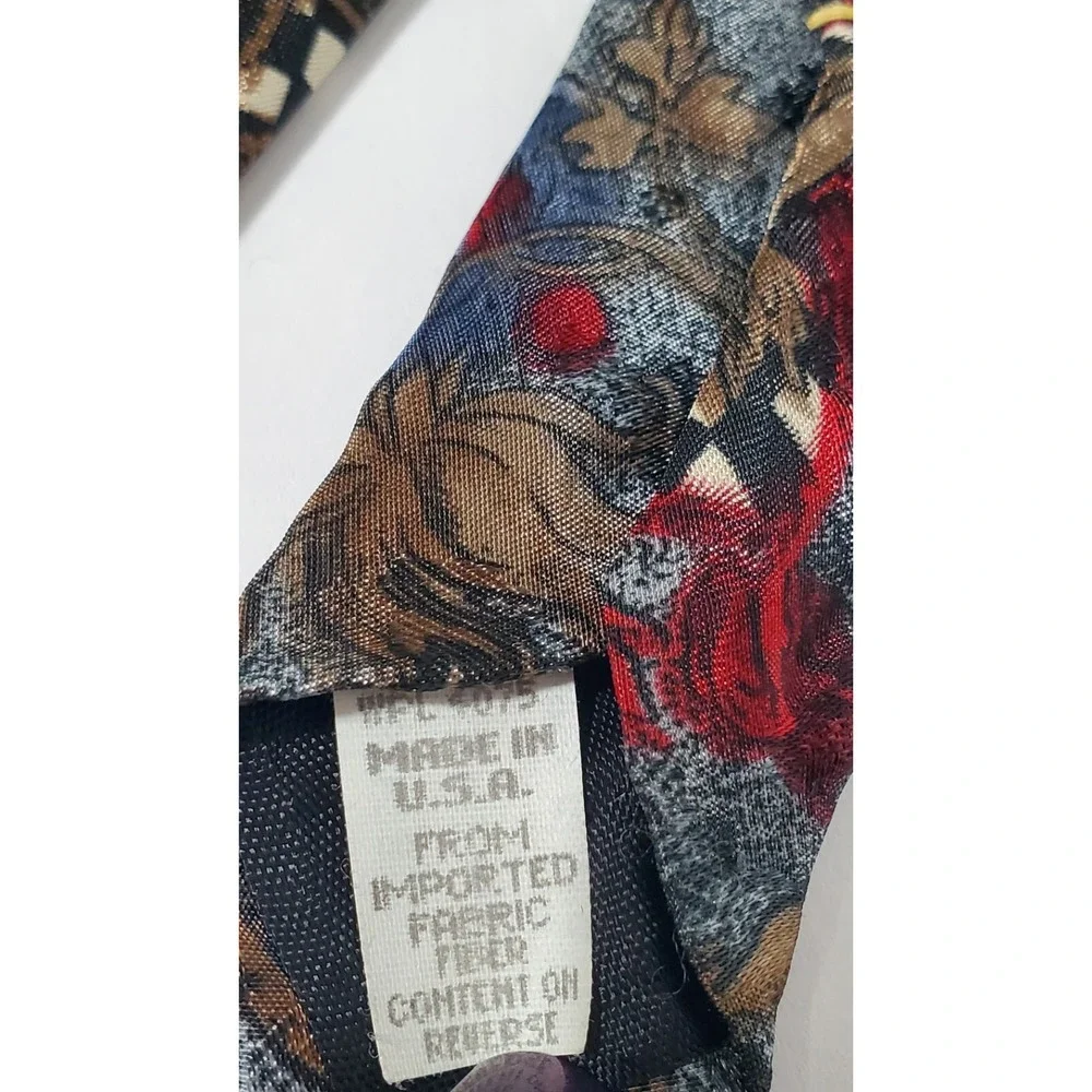 Wembley Men's Necktie Black White Floral Pattern Polyester USA Made‎